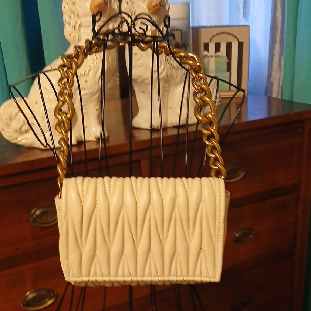 Elegant Cream Quilted Bag with Gold Chain By Montana West